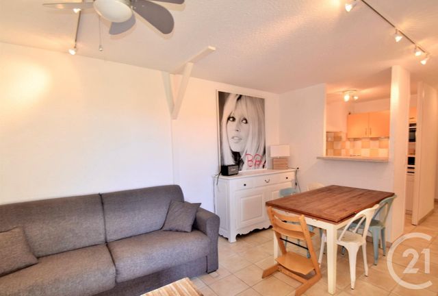 Afficher la photo en grand appartement à vendre - 2 pièces - 39.24 m2 - ST TROPEZ - 83 - PROVENCE-ALPES-COTE-D-AZUR - Century 21 Thomas Thum Immobilier