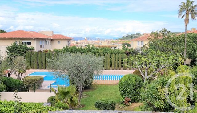 Afficher la photo en grand Appartement F3 à vendre - 3 pièces - 70.0 m2 - ST TROPEZ - 83 - PROVENCE-ALPES-COTE-D-AZUR - Century 21 Thomas Thum Immobilier