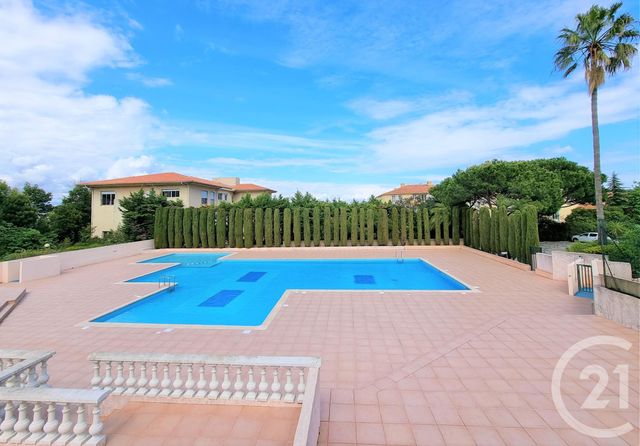 Afficher la photo en grand Appartement F3 à vendre - 3 pièces - 70.0 m2 - ST TROPEZ - 83 - PROVENCE-ALPES-COTE-D-AZUR - Century 21 Thomas Thum Immobilier