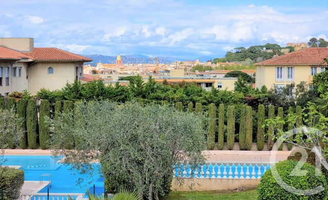 Afficher la photo en grand Appartement F3 à vendre - 3 pièces - 70.0 m2 - ST TROPEZ - 83 - PROVENCE-ALPES-COTE-D-AZUR - Century 21 Thomas Thum Immobilier