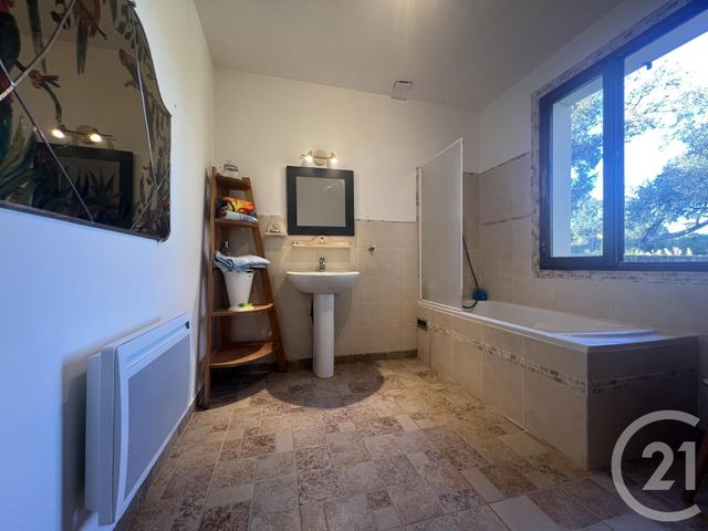 Afficher la photo en grand maison à vendre - 4 pièces - 130.0 m2 - COGOLIN - 83 - PROVENCE-ALPES-COTE-D-AZUR - Century 21 Thomas Thum Immobilier