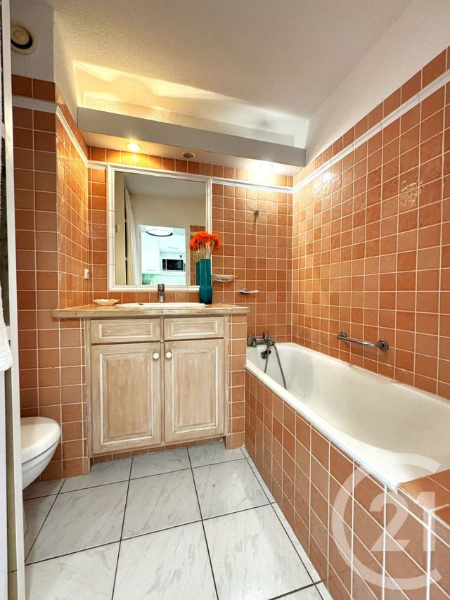 Appartement Studio à vendre - 1 pièce - 25.0 m2 - ST TROPEZ - 83 - PROVENCE-ALPES-COTE-D-AZUR - Century 21 Thomas Thum Immobilier