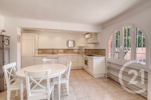 maison à vendre - 6 pièces - 124.0 m2 - ST TROPEZ - 83 - PROVENCE-ALPES-COTE-D-AZUR - Century 21 Thomas Thum Immobilier