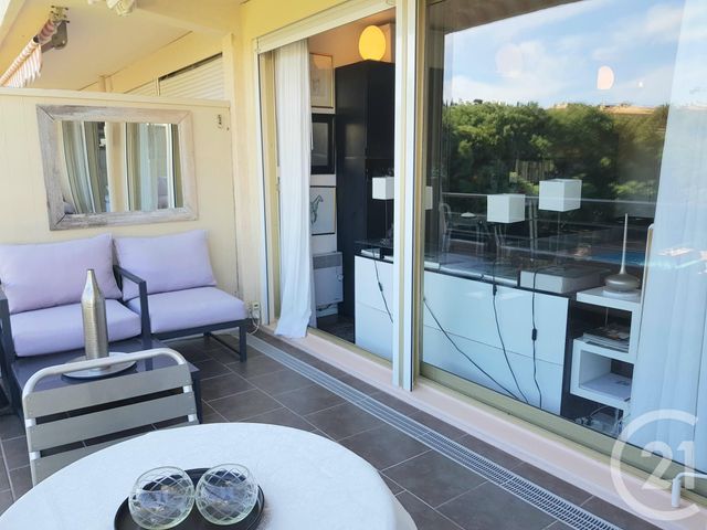 Afficher la photo en grand Appartement F2 à vendre - 2 pièces - 48.0 m2 - ST TROPEZ - 83 - PROVENCE-ALPES-COTE-D-AZUR - Century 21 Thomas Thum Immobilier
