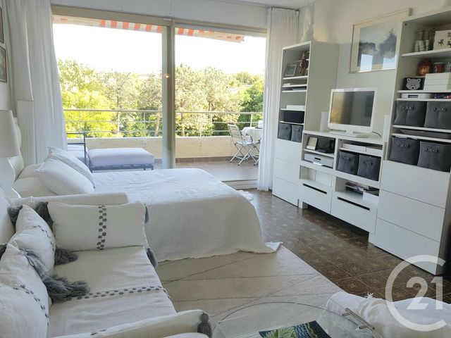 Afficher la photo en grand Appartement F2 à vendre - 2 pièces - 48.0 m2 - ST TROPEZ - 83 - PROVENCE-ALPES-COTE-D-AZUR - Century 21 Thomas Thum Immobilier