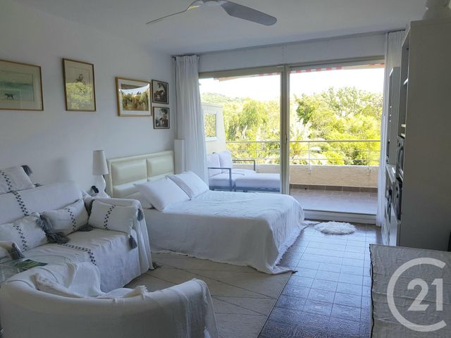 Afficher la photo en grand Appartement F2 à vendre - 2 pièces - 48.0 m2 - ST TROPEZ - 83 - PROVENCE-ALPES-COTE-D-AZUR - Century 21 Thomas Thum Immobilier