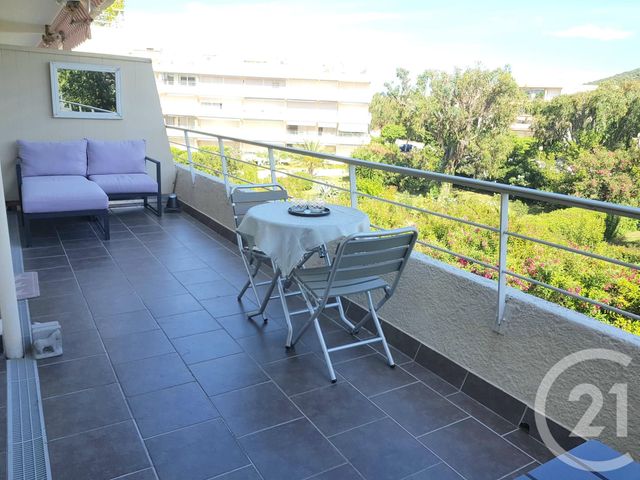 Afficher la photo en grand Appartement F2 à vendre - 2 pièces - 48.0 m2 - ST TROPEZ - 83 - PROVENCE-ALPES-COTE-D-AZUR - Century 21 Thomas Thum Immobilier