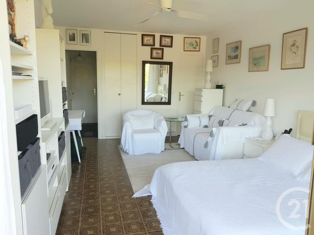 Afficher la photo en grand Appartement F2 à vendre - 2 pièces - 48.0 m2 - ST TROPEZ - 83 - PROVENCE-ALPES-COTE-D-AZUR - Century 21 Thomas Thum Immobilier