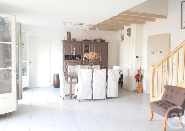 Afficher la photo en grand Appartement Duplex à vendre - 4 pièces - 105.0 m2 - ST TROPEZ - 83 - PROVENCE-ALPES-COTE-D-AZUR - Century 21 Thomas Thum Immobilier