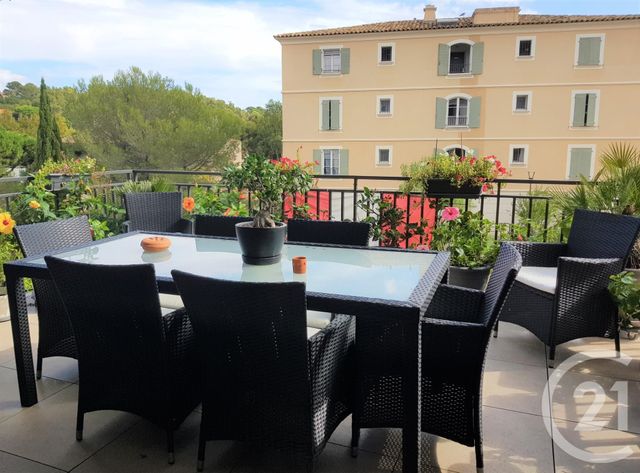 Afficher la photo en grand Appartement Duplex à vendre - 4 pièces - 105.0 m2 - ST TROPEZ - 83 - PROVENCE-ALPES-COTE-D-AZUR - Century 21 Thomas Thum Immobilier