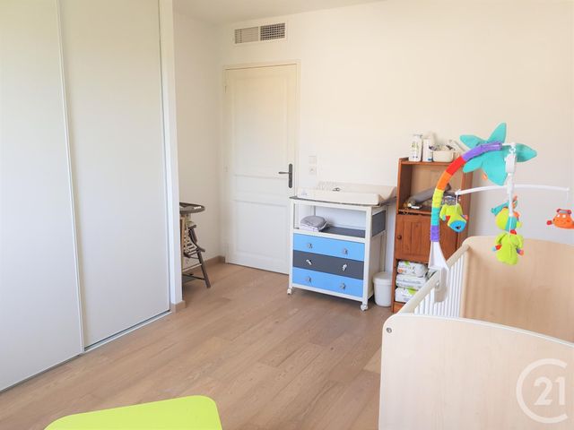 Afficher la photo en grand Appartement Duplex à vendre - 4 pièces - 105.0 m2 - ST TROPEZ - 83 - PROVENCE-ALPES-COTE-D-AZUR - Century 21 Thomas Thum Immobilier