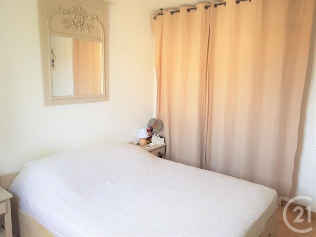 Afficher la photo en grand Appartement Duplex à vendre - 4 pièces - 105.0 m2 - ST TROPEZ - 83 - PROVENCE-ALPES-COTE-D-AZUR - Century 21 Thomas Thum Immobilier