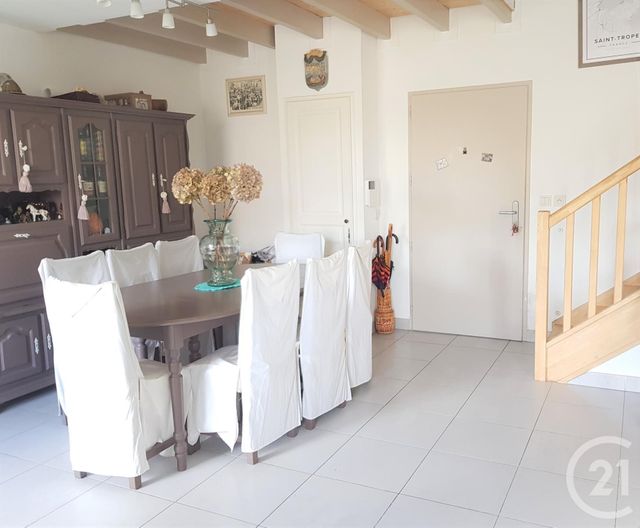 Afficher la photo en grand Appartement Duplex à vendre - 4 pièces - 105.0 m2 - ST TROPEZ - 83 - PROVENCE-ALPES-COTE-D-AZUR - Century 21 Thomas Thum Immobilier