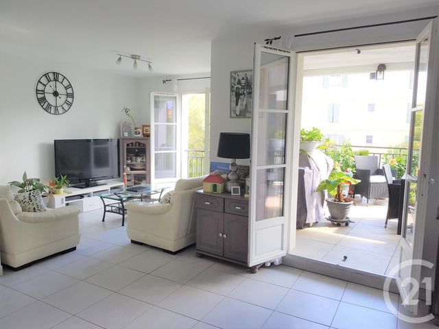Afficher la photo en grand Appartement Duplex à vendre - 4 pièces - 105.0 m2 - ST TROPEZ - 83 - PROVENCE-ALPES-COTE-D-AZUR - Century 21 Thomas Thum Immobilier