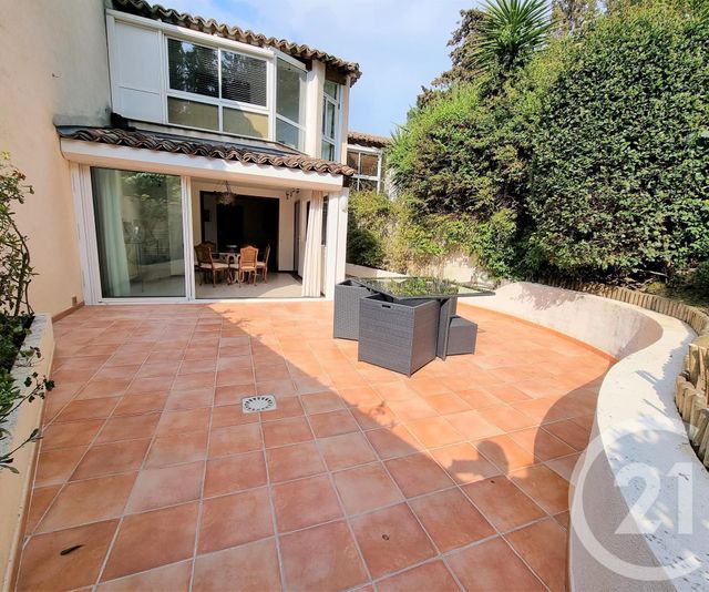 Afficher la photo en grand maison à vendre - 3 pièces - 88.92 m2 - ST TROPEZ - 83 - PROVENCE-ALPES-COTE-D-AZUR - Century 21 Thomas Thum Immobilier