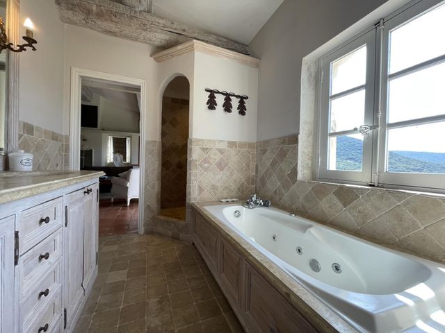 maison à vendre - 8 pièces - 285.63 m2 - LE PLAN DE LA TOUR - 83 - PROVENCE-ALPES-COTE-D-AZUR - Century 21 Thomas Thum Immobilier