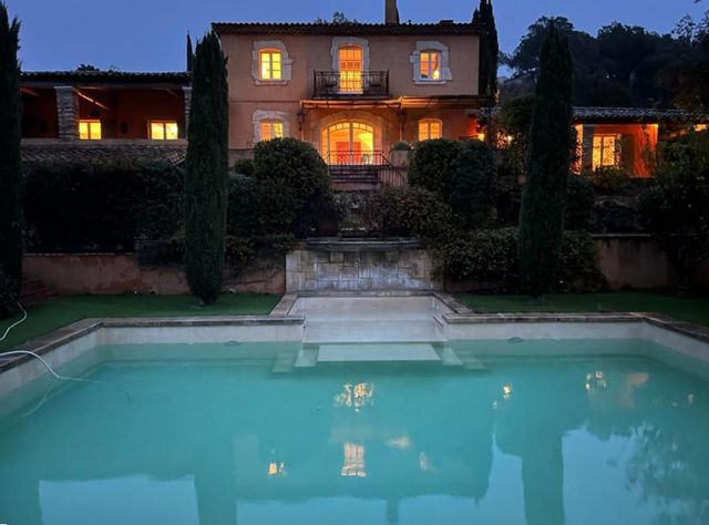 maison à vendre - 8 pièces - 285.63 m2 - LE PLAN DE LA TOUR - 83 - PROVENCE-ALPES-COTE-D-AZUR - Century 21 Thomas Thum Immobilier