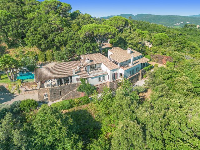maison à vendre - 10 pièces - 406.0 m2 - GASSIN - 83 - PROVENCE-ALPES-COTE-D-AZUR - Century 21 Thomas Thum Immobilier