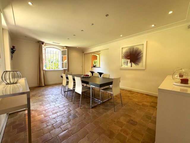 maison à vendre - 10 pièces - 320.0 m2 - ST TROPEZ - 83 - PROVENCE-ALPES-COTE-D-AZUR - Century 21 Thomas Thum Immobilier