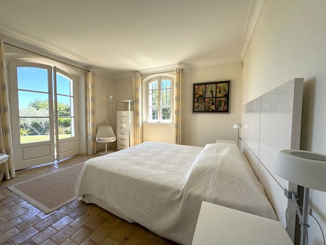 maison à vendre - 10 pièces - 320.0 m2 - ST TROPEZ - 83 - PROVENCE-ALPES-COTE-D-AZUR - Century 21 Thomas Thum Immobilier