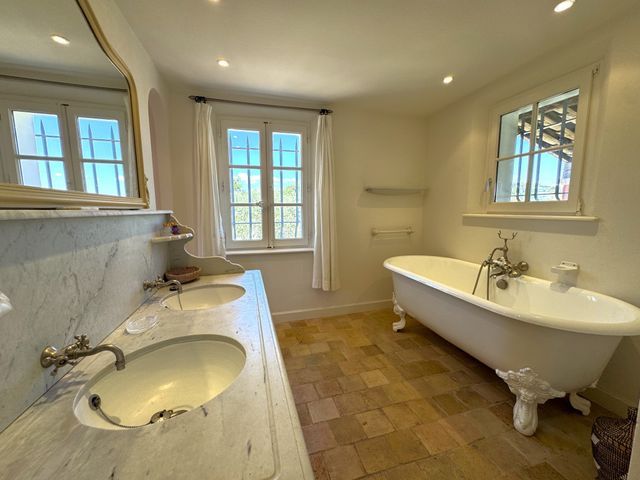 maison à vendre - 10 pièces - 320.0 m2 - ST TROPEZ - 83 - PROVENCE-ALPES-COTE-D-AZUR - Century 21 Thomas Thum Immobilier