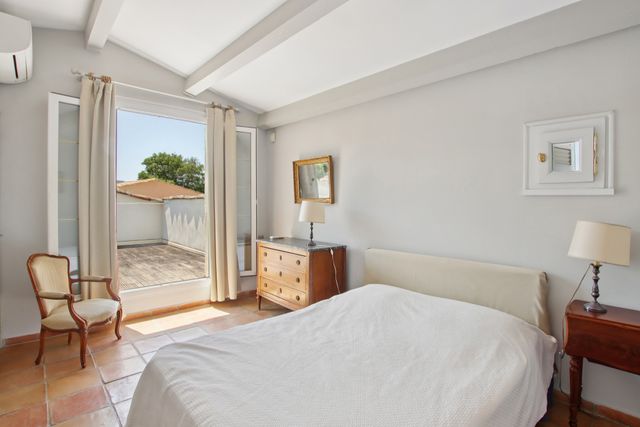 Afficher la photo en grand maison à vendre - 5 pièces - 157.0 m2 - GASSIN - 83 - PROVENCE-ALPES-COTE-D-AZUR - Century 21 Thomas Thum Immobilier