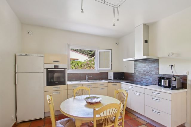 Afficher la photo en grand maison à vendre - 5 pièces - 157.0 m2 - GASSIN - 83 - PROVENCE-ALPES-COTE-D-AZUR - Century 21 Thomas Thum Immobilier