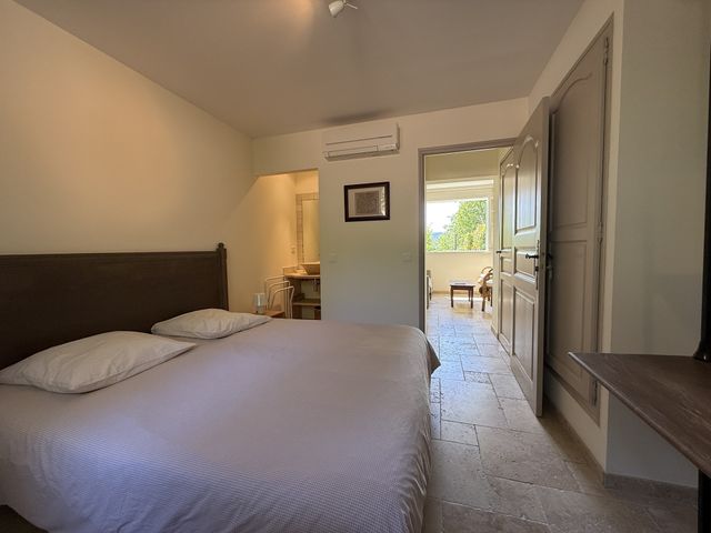 maison à vendre - 9 pièces - 350.0 m2 - GRIMAUD - 83 - PROVENCE-ALPES-COTE-D-AZUR - Century 21 Thomas Thum Immobilier