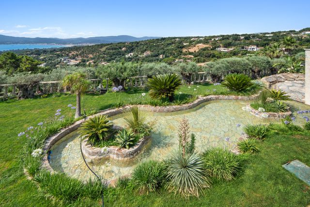maison à vendre - 15 pièces - 580.0 m2 - GRIMAUD - 83 - PROVENCE-ALPES-COTE-D-AZUR - Century 21 Thomas Thum Immobilier