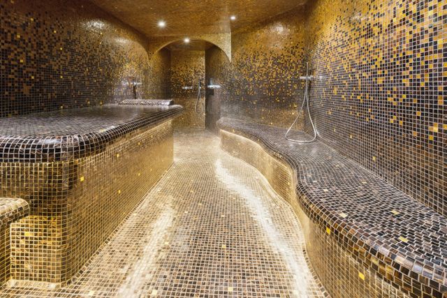 maison à vendre - 15 pièces - 580.0 m2 - GRIMAUD - 83 - PROVENCE-ALPES-COTE-D-AZUR - Century 21 Thomas Thum Immobilier