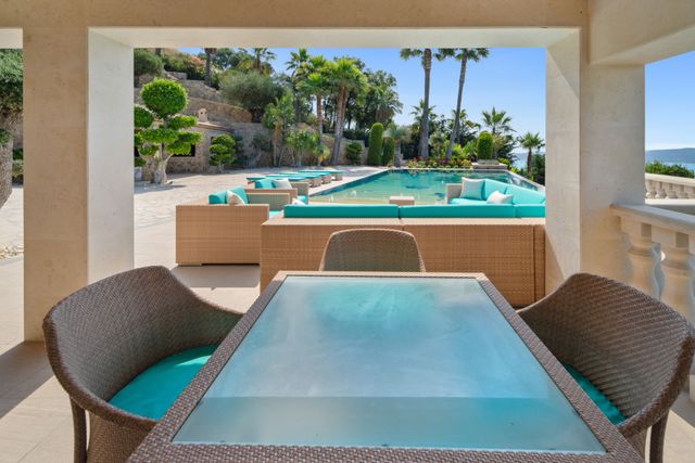 maison à vendre - 15 pièces - 580.0 m2 - GRIMAUD - 83 - PROVENCE-ALPES-COTE-D-AZUR - Century 21 Thomas Thum Immobilier