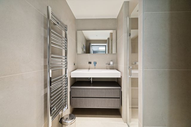 maison à vendre - 15 pièces - 580.0 m2 - GRIMAUD - 83 - PROVENCE-ALPES-COTE-D-AZUR - Century 21 Thomas Thum Immobilier