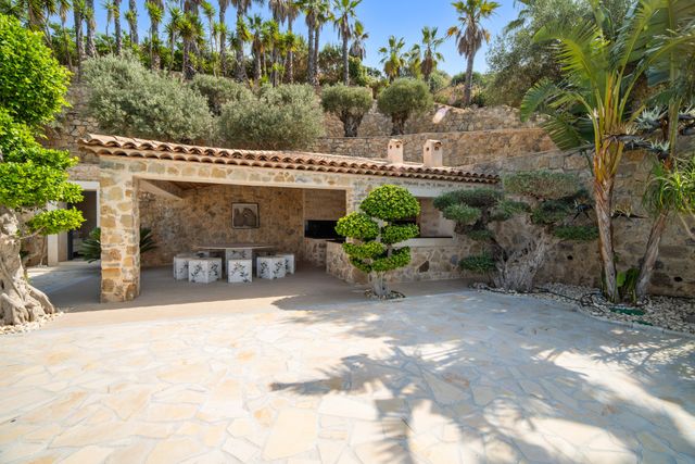 maison à vendre - 15 pièces - 580.0 m2 - GRIMAUD - 83 - PROVENCE-ALPES-COTE-D-AZUR - Century 21 Thomas Thum Immobilier