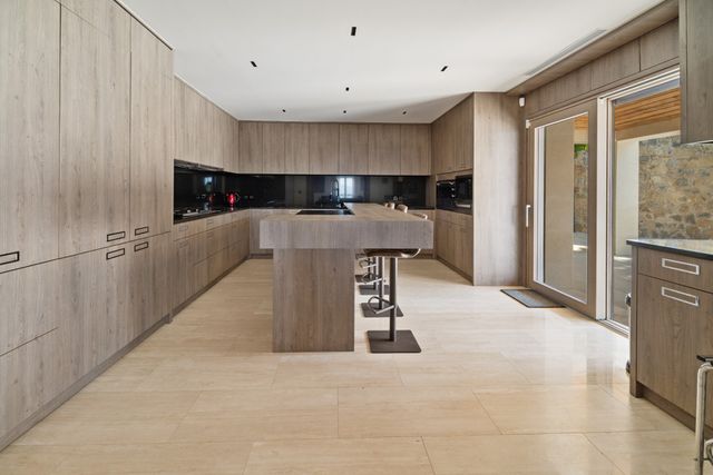 maison à vendre - 15 pièces - 580.0 m2 - GRIMAUD - 83 - PROVENCE-ALPES-COTE-D-AZUR - Century 21 Thomas Thum Immobilier