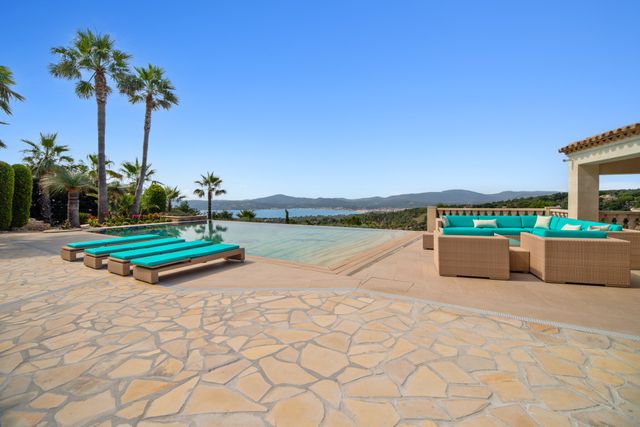 maison à vendre - 15 pièces - 580.0 m2 - GRIMAUD - 83 - PROVENCE-ALPES-COTE-D-AZUR - Century 21 Thomas Thum Immobilier