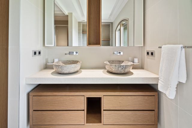 maison à vendre - 15 pièces - 580.0 m2 - GRIMAUD - 83 - PROVENCE-ALPES-COTE-D-AZUR - Century 21 Thomas Thum Immobilier