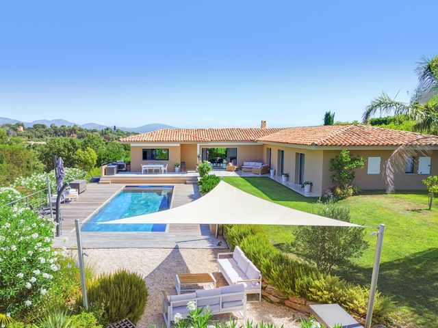maison à vendre - 5 pièces - 185.0 m2 - COGOLIN - 83 - PROVENCE-ALPES-COTE-D-AZUR - Century 21 Thomas Thum Immobilier